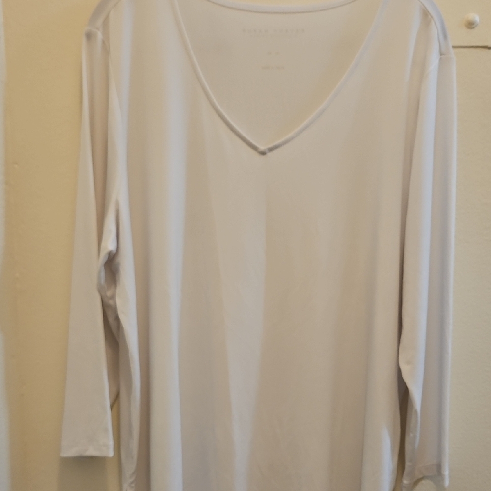 V-Neck Long Sleeve Top in Light Gray